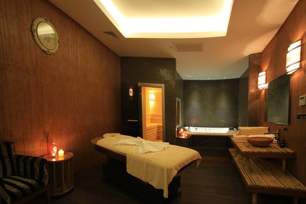 Sky Tower Hotel Akcakoca Convention & Spa Center ภายนอก รูปภาพ